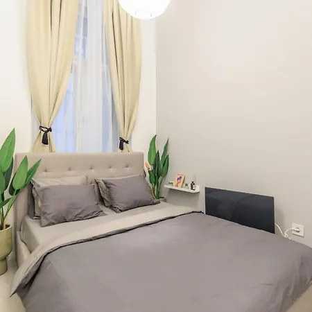 דירה Designer 2 Bedroom Flat