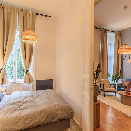 דירה Designer 2 Bedroom Flat