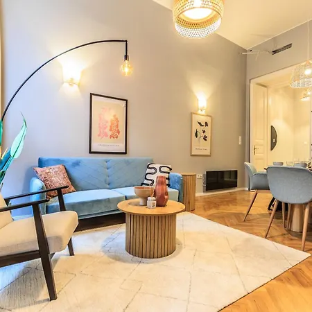 Designer 2 Bedroom Flat Apartament *