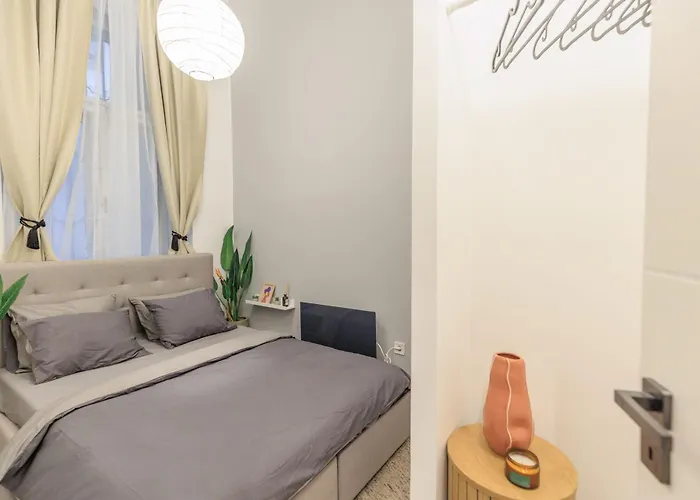 Designer 2 Bedroom